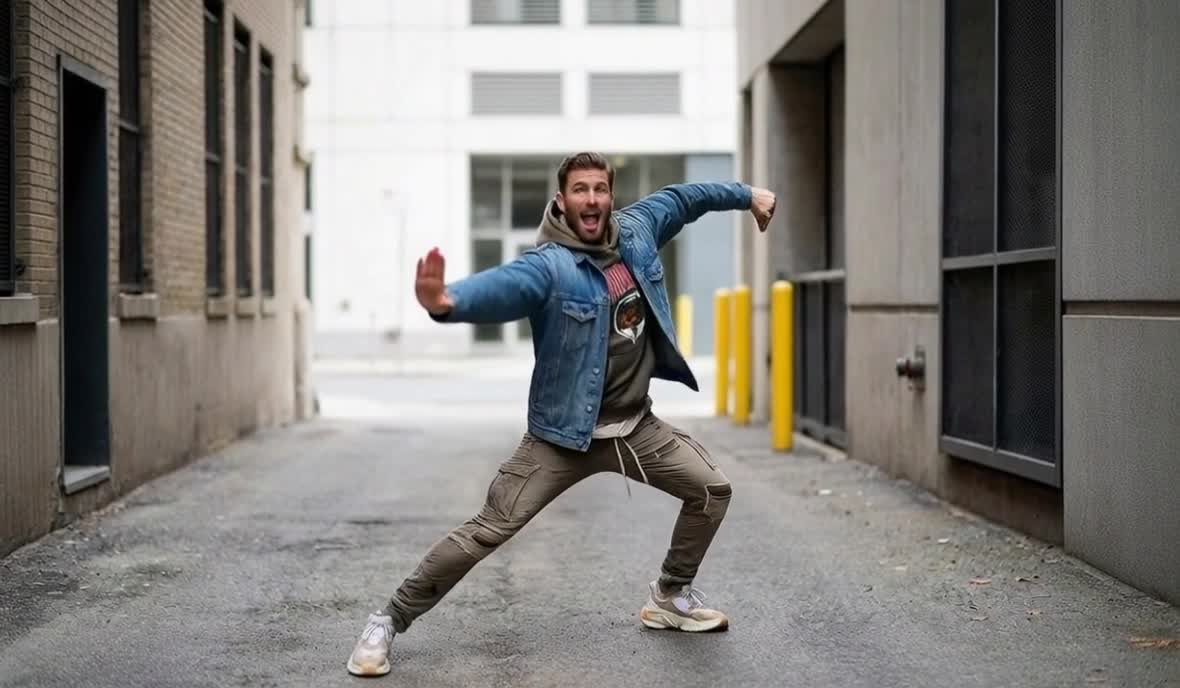 {"en":"AI Mimic Motion","jp":"動作も神態も","tw":"一動即學,神態捕捉"}